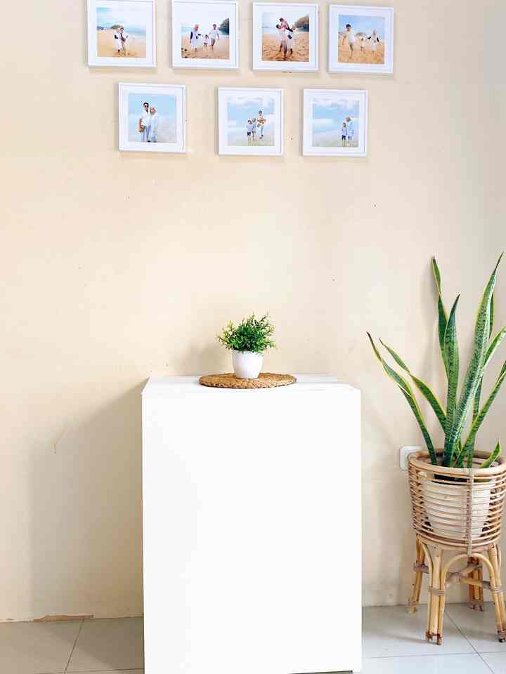 Meja minimalis extandable 

Kami memilih meja belajar / meja kerja yg extandable supaya lebih hemat ruang untuk rumah mungil kami. Meja yang bisa di panjangkan saat kami gunakan dan bisa kami lipat saat sedang tidak di gunakan. 

Walaupun demikian, meja ini tetap nyaman sesuai fungsinya. Meja yg ergonomis memiliki ketinggian yg sesuai dengan postur tubuh kami. Dan di lengkapi juga dengan rak penyimpanan sebagai tempat dokumen/ buku agar tersusun rapih saat meja di panjangkan. Juga sebagai tempat penyimpanan saat meja di lipat. 

#mejaextandble #mejabelajar #mejakerja #mejaminimalis #ruangkerjamungil #ruangkerjaminimalis #rumahdibekasi #rumahdarabayu #rumahmungil #rumahsederhana 