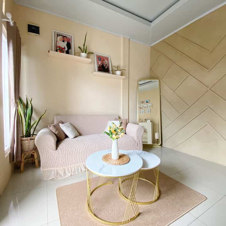 My home story 

Kami memilih rumah ini karena letak lokasi rumah ini berada di dekat rumah orangtua kami masing-masing.

Rumah ini rumah tumbuh bagi kami. Secara perlahan, kami mencicil mengisi kekosongan pada setiap ruangan di rumah ini. Dan sesekali  membuat sedikit perubahan di rumah ini untuk sekedar ganti suasana. 

Karena rumah yang ideal bagi kami adalah kenyamanan yg terpenting untuk kami sekeluarga 🤗

#MyHomeStory #MyHomeJourney #CeritaRumahku #Rumahdibekasi #Rumahdarabayu #Rumahsederhana #Rumahminimalis