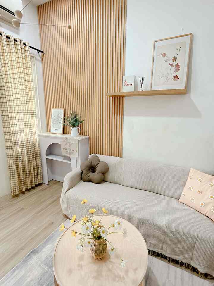 sudah 3 tahun menempati rumah ini yang awalnya masih kosong tp memang tidak banyak yang di renovasi untuk decor nya aku kerjain sendiri.karna memang rumahnya minimalis aku tdk banyak menggunakan warna untuk furniturenya hanya dengan wood natural 
1. #MyHomeStory
2. #MyHomeJourney
3. #CeritaRumahku
4. #rumahminmalis
5 #idedekorasi