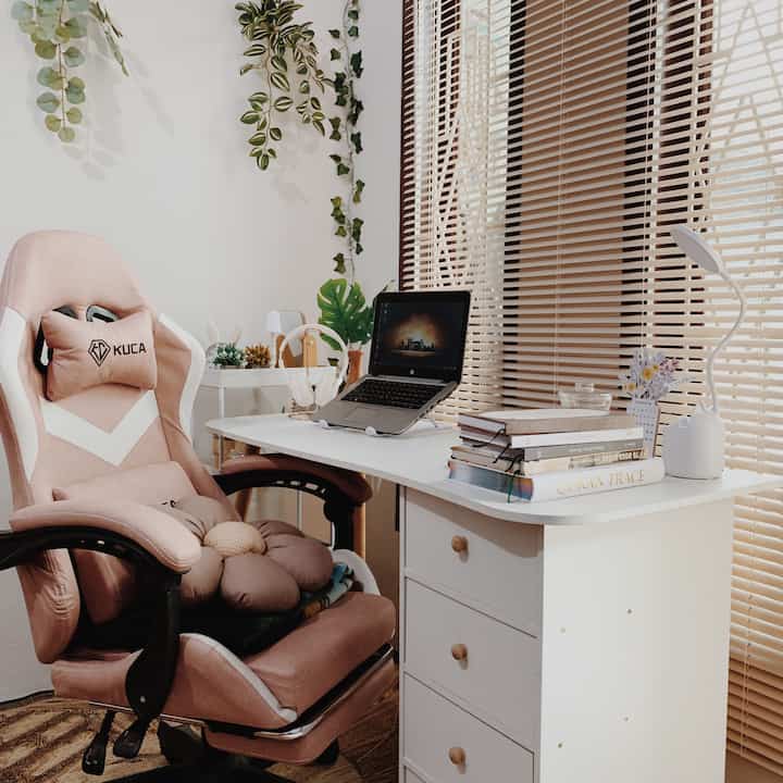 Slide perjalanan dari waktu ke waktu, dari ngonten untuk ngonten 🤎
Sederhana, sangat sederhana.
Semoga my mini space ini bisa memberikan inspirasi dan berkembang menciptakan ruang lain dengan estetika yang lebih baik ✨

#MyDeskStory #MyDeskJourney #CeritaRuangku #SlowMakeOver #MakeOverLowBudget 