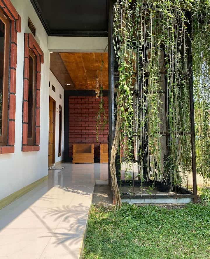 Sebelum jadi cat room ini jadi semacam aviary mini tempat burung-burung, sampai akhirnya beralih fungsi menjadi playground irang .. 

#industrial #aviarymini #halamanrumah #bogor #catroom 