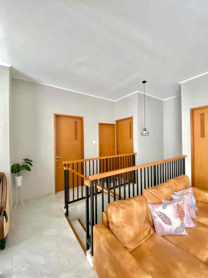 Stairs and railings from various angles.

#Stairs
#Ladder
#Staircase
#Minimalist Stairs
#Minimalist
#Bandung
#MinimalistHome
