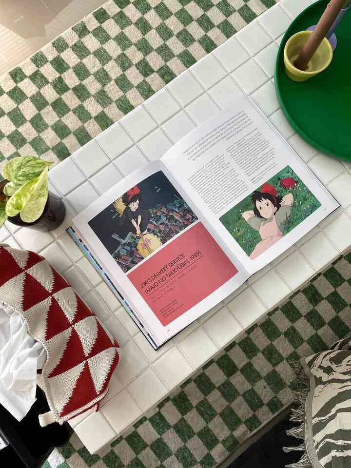 Menghabiskan akhir pekan saya dengan menonton ulang film Ghibli Studio! ✨

#ruang tamu
#ide ruang tamu
#ghiblistudio
#dekorasi ruangan
#pertengahan abad modern
#livingroominpo