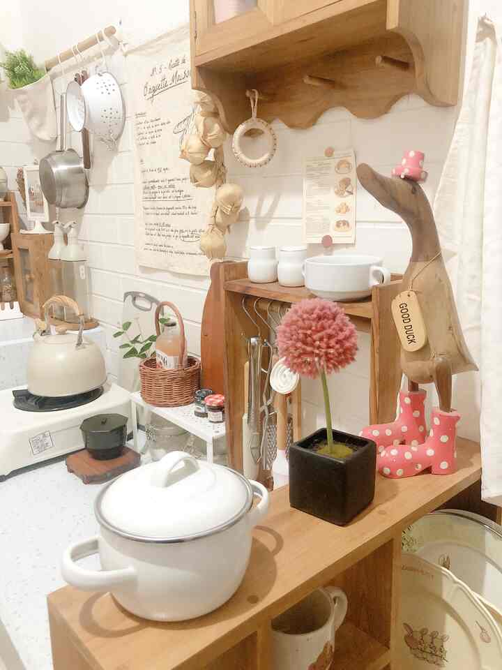 Salah satu ruang kerjaku dirumah 🍃🤍



#kitchenmini #dekorasi #minidekor #homedecor #dapurmini #pernakpernikdapur #idedekorasi 