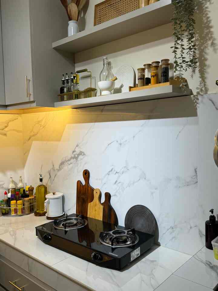 kitchen at night ✨

#dreamkitchen #dapur #dapuridaman #nightlight #inspirasidapur