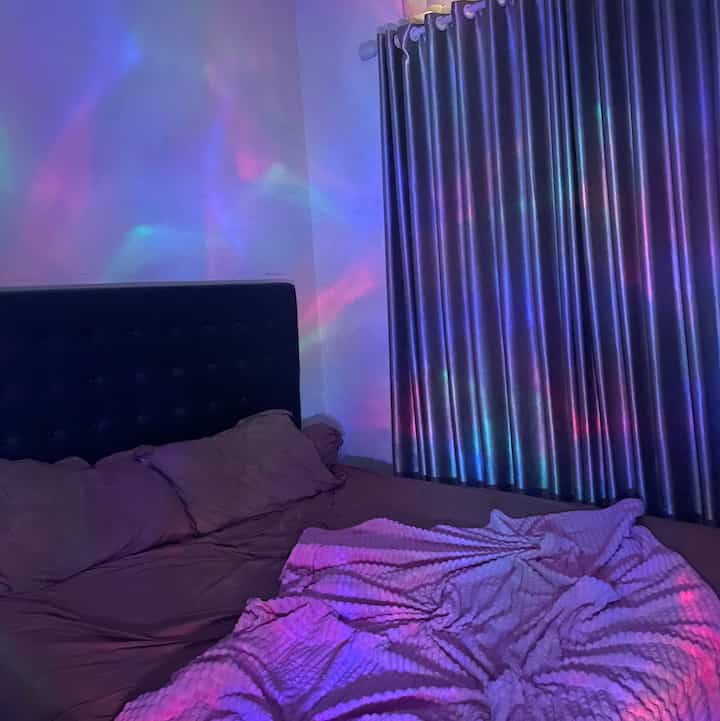 Mode Night ✨

Kamar Tidur, salah satu tempat fav setelah aktivitas seharian. Lampu kelap kelip menambah nyamannya ruangan.

Kamar ini tidak banyak furniture yang kami pakai. Ruangan yang memang kita pakai senyaman mungkin, dan next nyaa bakalan ada beberapa perubahan di area ini.


#kamartidur
#badroom
#kamarutama
#masteroom
#rumahdalamgang