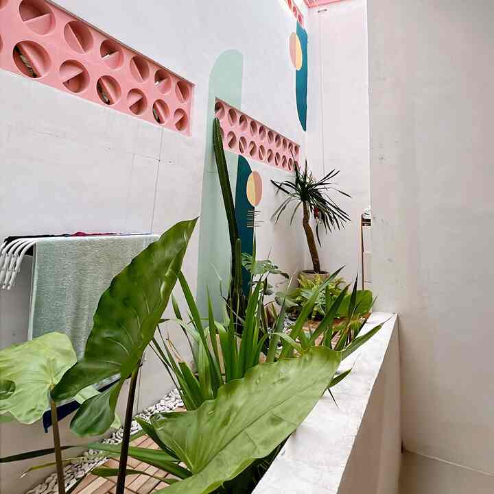 Perbedaan view dari kamar perama dan kamar kedua nih. 

Lebih suka yang mana? 

#bedroom #rumahestetik #kamar #rumahwarnu #kamarkorea 