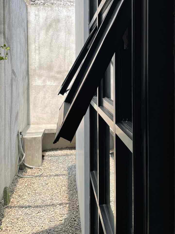 Low maintenance garden jawabannya adalah dry garden. Masih bertahan dengan konsep dry garden dan beberapa tanaman yang low maintenance juga tentunya!

#DryGarden #GardenDesign #SimpleGarden #MiniGarden #TamanKering #TamanLowMaintenance 