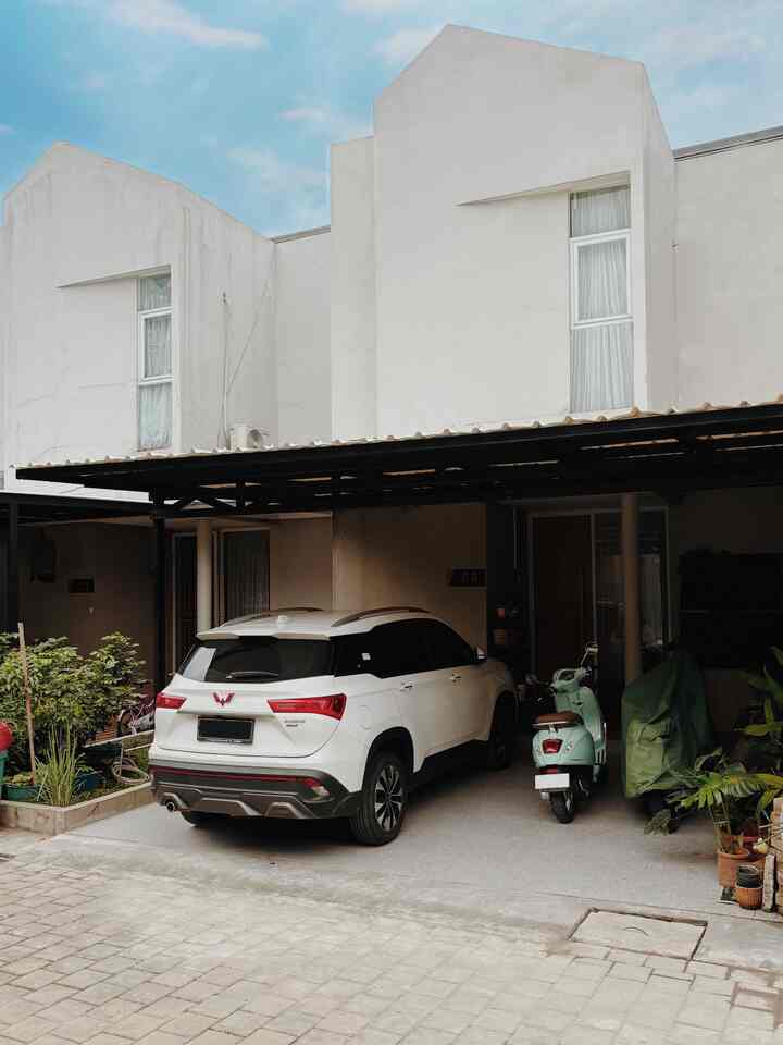 One of the things that made me interested in buying my first house was its quite unique facade. Scandinavian style and has a gable roof. Even though cluster houses usually have conventional facade designs, fortunately my cluster house doesn't.
-
Indeed, choosing your first house is difficult and easy, so do your research and look for facade inspiration in the Ohouse application! Yes, online neighbors who want to look for a house😊
#FacadeStyle
#FacadeIdeas
#FacadeInspiration
#Inspiration