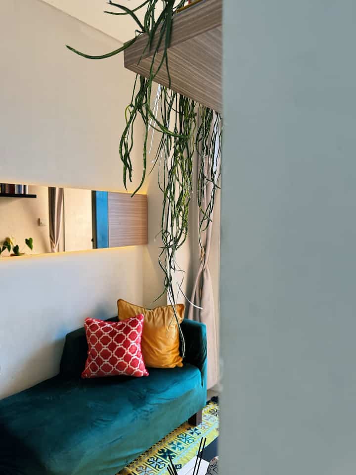 Tempat favoritku dari rumahku yang berukuran 42 meter persegi #apartment #livingroom #mytinylivingroom #pojokboho #BTNOAS6