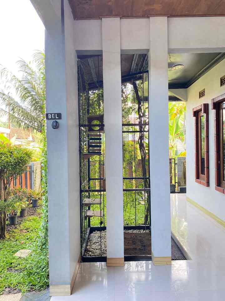 Setelah pembangunan rumah selesai konsep industrial ternyata sangat kami sukai perlahan setiap sudut kami beri sentuhan industrial, dengan material besi, warna bata, wood dan cat yang natural menjadi pilihan untuk menghadirkan ambience industrial salah satunya di area teras ini.

#industrial
#homedecorinspo
#roomsecorinspo
#rumahestetik 
#rumahtanpaarsitek