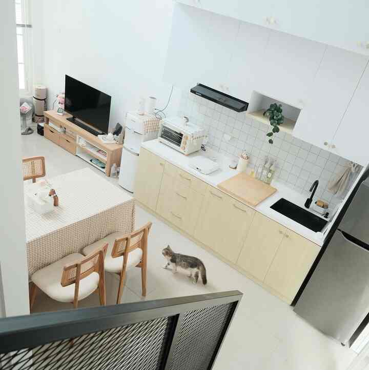 Korean Aesthetic House ✨

Damaruma mengambil konsep korean minimalist, dengan memadukan warna putih dan natural wood, sehingga menghadirkan kesan cozy, warm dan aesthetic

#koreanminimalist #homedecorinspo #rumahestetik #koreanhouse #koreanstyleideas
