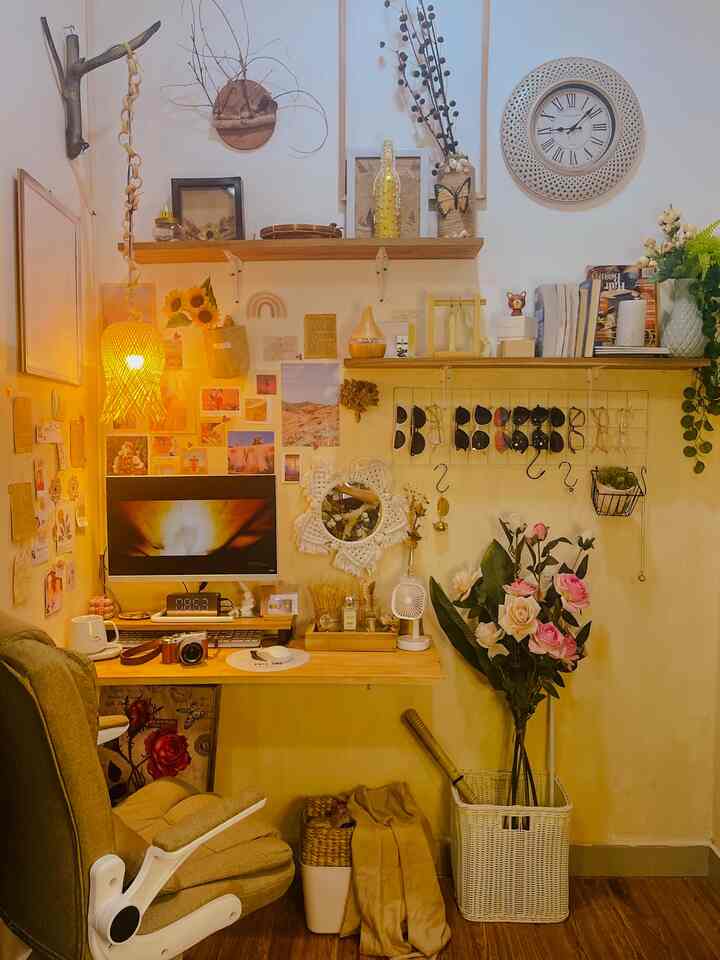 Tema ruang kerja ini aku milih korean style., yg minimalist dgn printilan2 estetiknya 😁💃tapi ada unsur rusticnya juga, 😍😁

#scandinavian 
#homedecorinspi
#rumahestetik