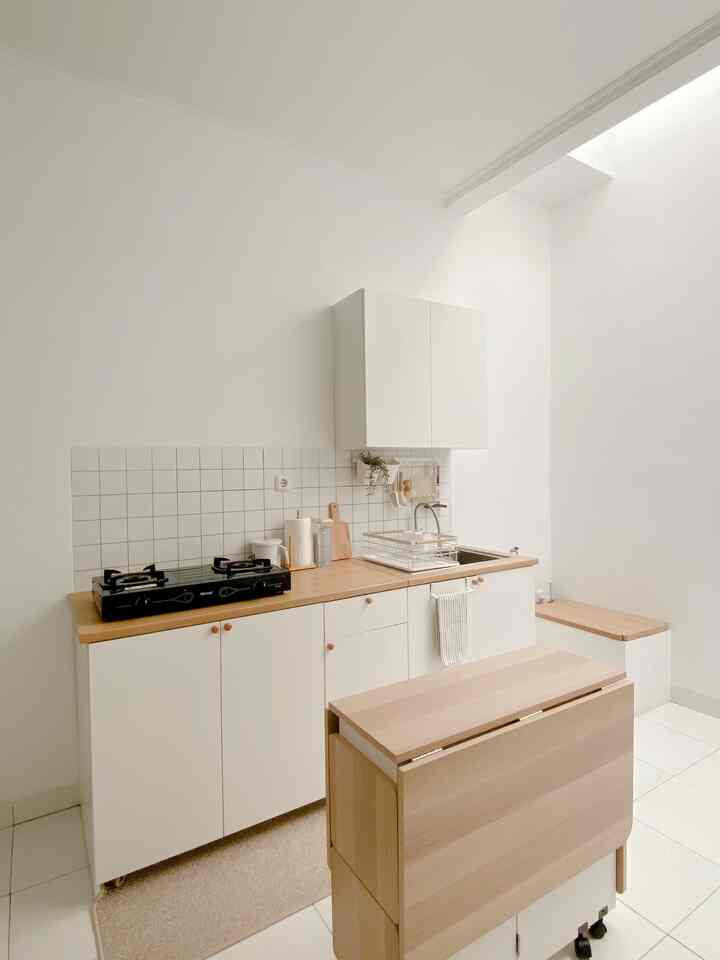 Dapur yang berukuran 2meter ini tayang juga. Dapur knoxhult IKEA dengan tema white n wood, oh iyaa untuk budget keseluruhan sekitar 8jutaan (include sink dan kran)

Semoga menginspirasi✨

#kitchenstyling #idedekordapur #makeoverdapur #dapurminimalis #dapurikea #kitchenikea #kitchenminimalist
