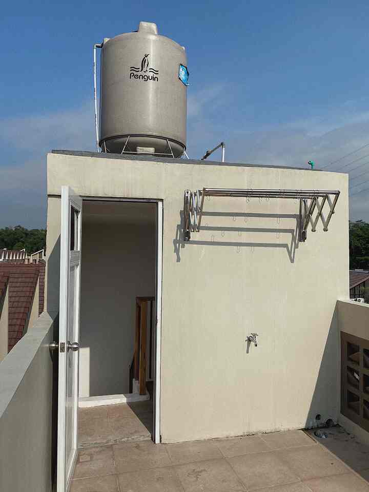 • Ruang Cuci Jemur 
Hai haiiiii ini adalah ruang cuci jemur yg ada di dirumah kuu ruang cuci jemur yg sangat apa ada nya belom sama sekali aku decor.. ini posisi nya ada di lantai 3 rumahkuuu.. 


#ruangcuci #ruangjemur #minilaundryroom #rumahdeveloper #rumahcluster #bogor 