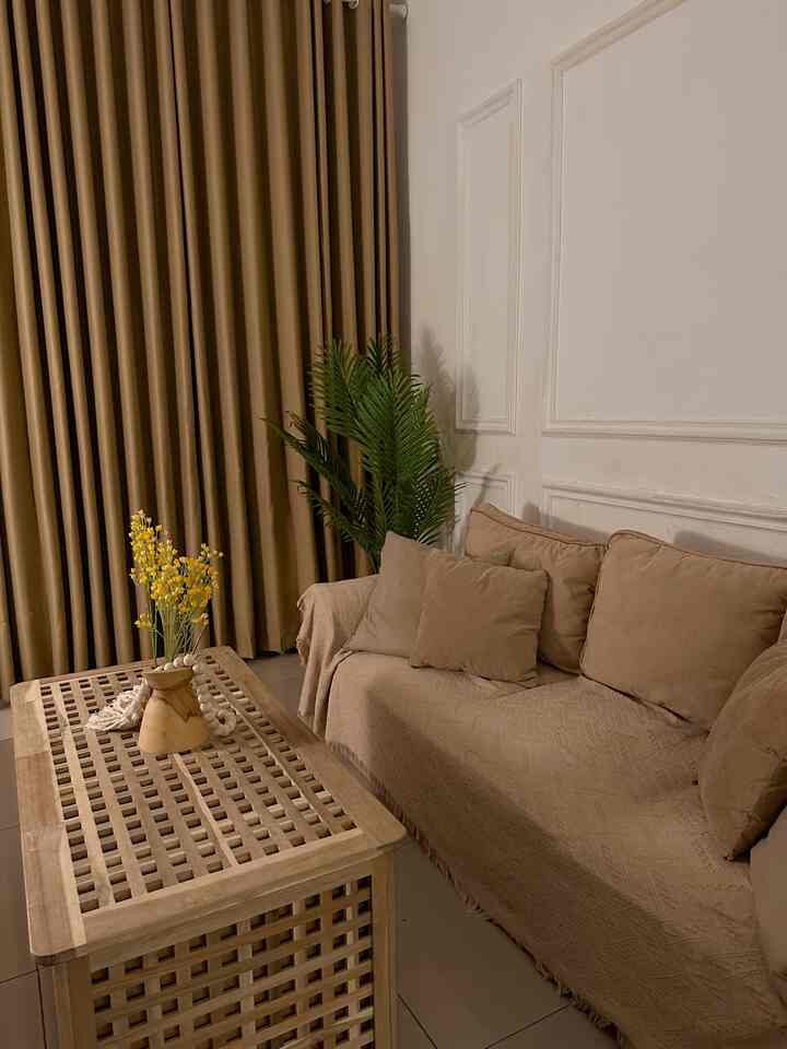 NIGHT VIBES DI RAMIHOUSE
Penataan Table Lamp dengan Lampu Warm White membuat tampilan living room begitu romantis dan hangat serta menenangkan fikiran sejenak sambil melakukan hobi santai seperti membaca buku dan mendengarkan musik
Ditambah aksen kesegaran dari tanaman artificial membuat mata relax melihatnya dan memperkuat kesan aesthetic

#livingroom #ruangtamu #homedecor #dekorasiruangtamu #interiorrumah #interiormodern #stylingrumah #scandinavian #japandi