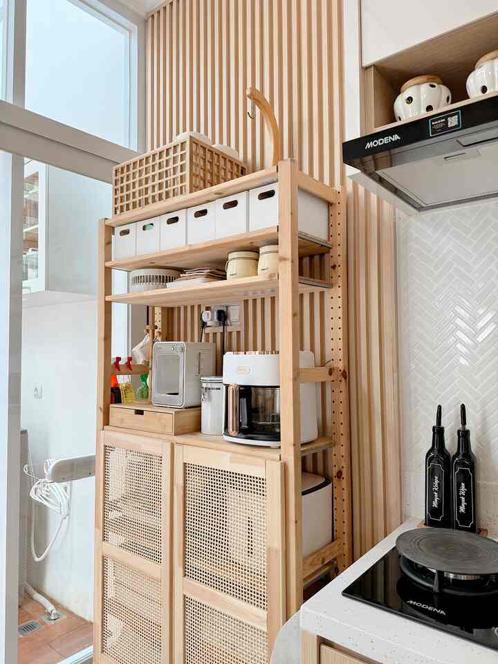 #dekorasirumah #dapursatukamar #dapurcantik #kitchenstorage #rakdapur #kitchenkabinet #minimalisdesign #rakdapurterbuka