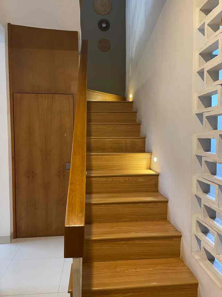 Tangga dan Hidden Door

#inspirasitangga
#tangga 
#hiddendoor
#rumahminimalisindustrialis
#decorrumah
#dekorasitangga
#rumahminimalis