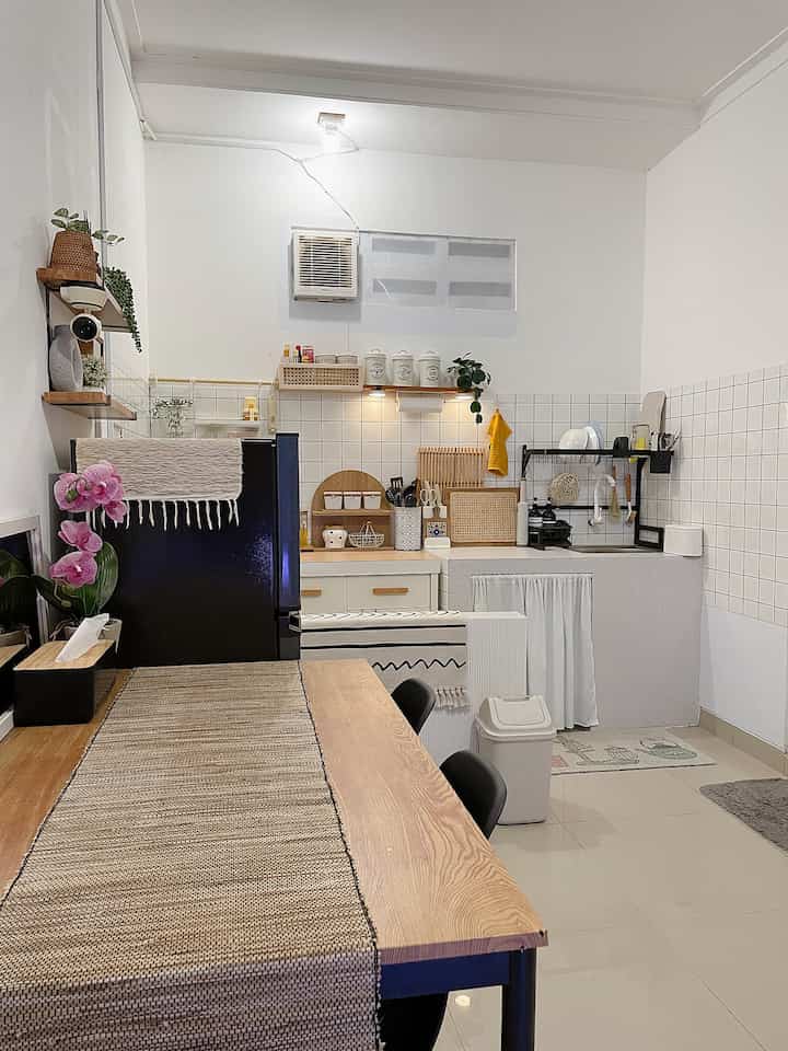 Ini adalah ruang makan dan area dapur sewaan saya 😊
#ruang makan
#dapur kecil
#ruang makan
#dapur sederhana
#kontrak dapur