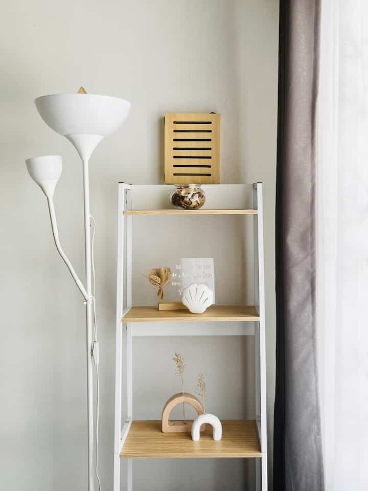 Meramaikan sudut kosong dengan rak minimalis. ✨
#LivingRoomIdeas
#LivingRoomDecor
#ShelfStyling
#ShelfDecorIdeas
#RakMinimalis
#RoomDecorIdeas
#Aestheticroomdecor