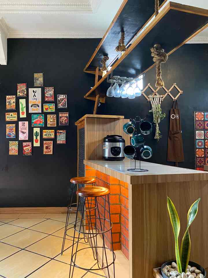 Dapur dengan Look ala Cafe jadi pilihan tema dapur dirumah kami.. memberikan kesan homey dan semangat untuk mencoba resepresep baru.

Material untuk minibar juga kami memanfaatkan barang-barang lebih dari material pembangunan rumah, seperti kramik centro dan lampu tambang dan granit pada bagian meja minibar 

Semoga menginspirasi.. 


#KitchenStyling
#IdeDekordapur
#MakeoverDapur
#Dapuralacafe
#DapurIndustrial