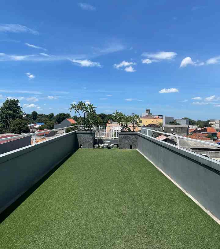 Berbagai aktivitas di Rooftop rumah✨

Ini adalah rooftop rumah kami sekaligus sebagai atap rumah kami. Rooftop ini menjadi bagian dari area favorit kami, konsepnya yang open space dan cukup luas menjadikan area ini bisa digunakan banyak aktivitas seperti tempat bermain anak, berkumpul dengan keluarga dan kerabat bisa juga dijadikan sebagai tempat untuk acara keluarga juga bersantai sore hari. Menyatu dengan area rooftop terdapat area loundry room kami.

#rooftop
#iderootop
#laundryroom
#homestyling
#homeideas
#decohome
#homeinspiration
#minimalistmodern