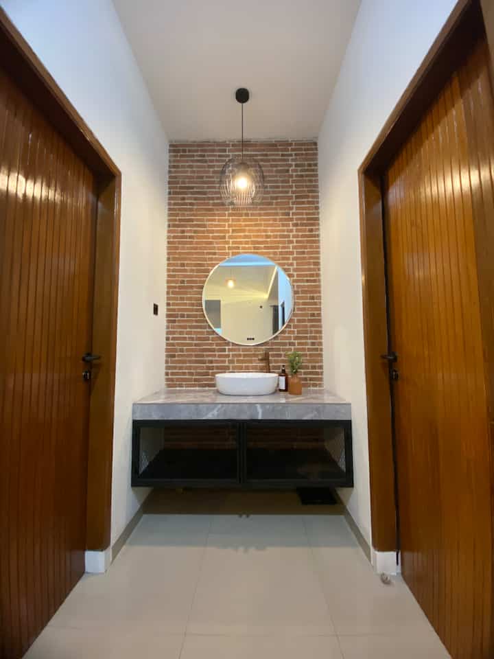 Transformasi wastafel area

#inspirasiwastafel #wastafel #homedecor #dekorasirumah #bogor #koridor