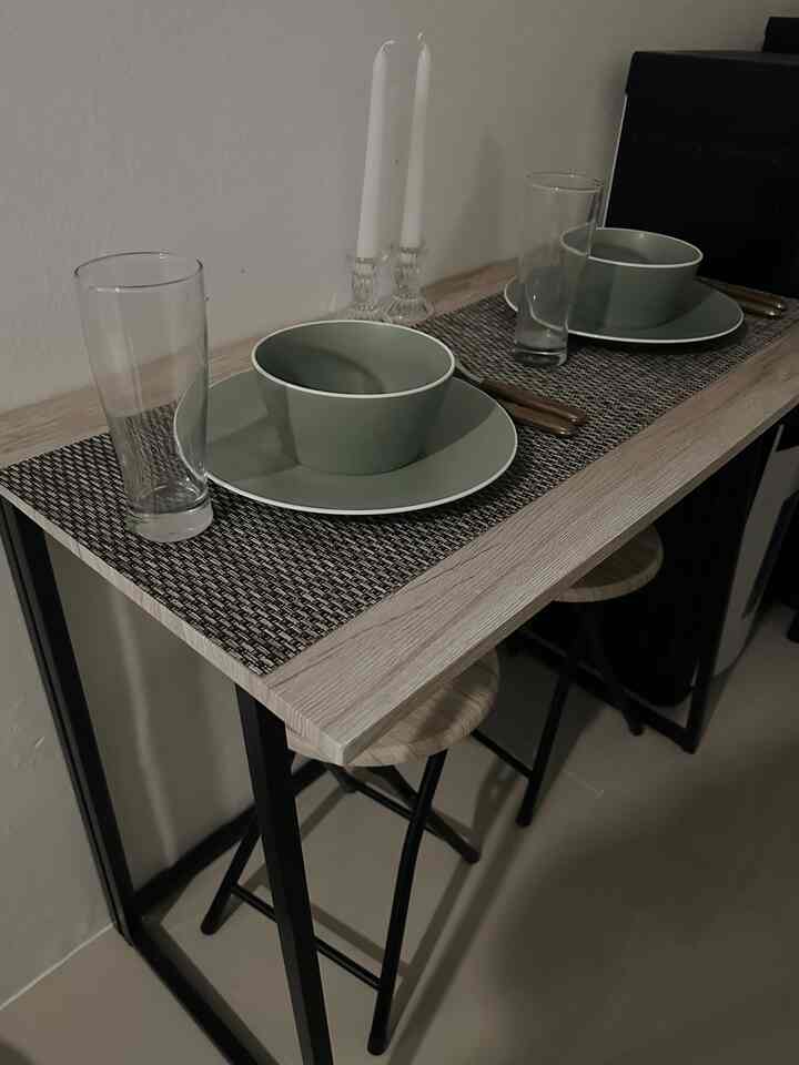 Ruang Makan di rumahvimi, minimalis , compact & fungsional. Bertemankan elemen kayu , coklat & sage. Dengan meja makan yang mungil tapi fungsional.

#ruangmakanminimalis
#diningroom
#rumahvimi
#ruangmakansimple
#ruangmakanrumahvimi
#inspirasiruangmakan
#ruangmakanestetik

