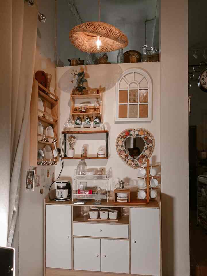 @コーヒーバー
美しいコーヒースペース😍偶然にも住人はコーヒーが大好きなので、キッチンの壁の後ろにある部屋の一角をコーヒースペースとして使用しています😁部屋の隅々まで本当に活用しています😍🥰💃
＃無料
#コーヒー店
＃コーヒーバー
#コーヒーバライドア
#スタイリングコーヒーバー
#ホームカフェ
#オーハウスシーズン6キャンプニク
#オーハウスインドネシア
＃ドライブ
#オーハウスケンダリ