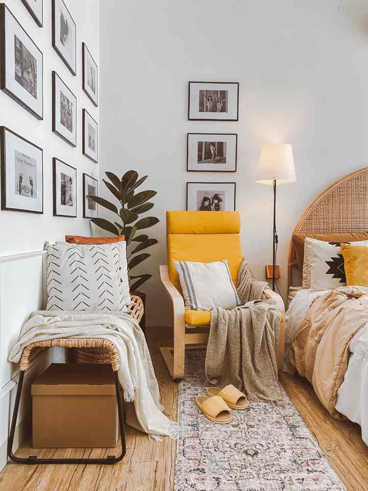 Reading Space
—
spot baru untuk baca buku di dalam kamar
akhirnya nambah lagi spot baru di kamar yang bikin suasana kamar semakin nyaman
—
sengaja pilih kursi warna kuning, supaya sesuai dengan home style, neutral — boho — with touch of yellow ✨

#BedroomInspiration
#ReadingSpace
#InspirasiKamar
#KursiBerlengan
#NeutralHome
#BohoStyle

