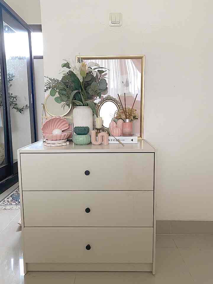 Selamat menjalankan ibadah puasa tetangga online ;)



#Bedroomstyling #homedecor #homelivingbylistya #Ramadhan #dekorasi #aesthetic #favoritecorner