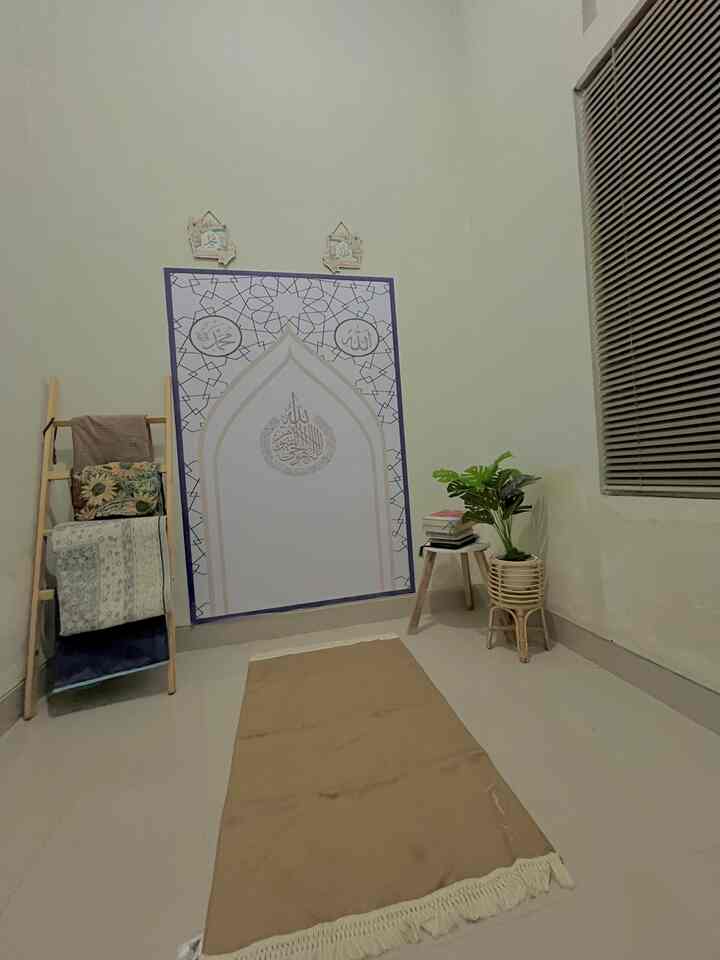 Mushola mini dirumah kami. Kami sengaja membuat mushola didalam rumah walaupun mini tapi alhamdulilah bisa jadi tempat khusus buat ibadah bersama keluarga apalagi dibulan puasa sekarang. Aku spill beberapa dekorasi mushola semoga bermanfaat ya.❤️

#MusholaRumah
#InspirasiMusholaRumah
#DekorasiMusholaRumah
#MusholaRumahMinimalist
#MusholaRumahStyling