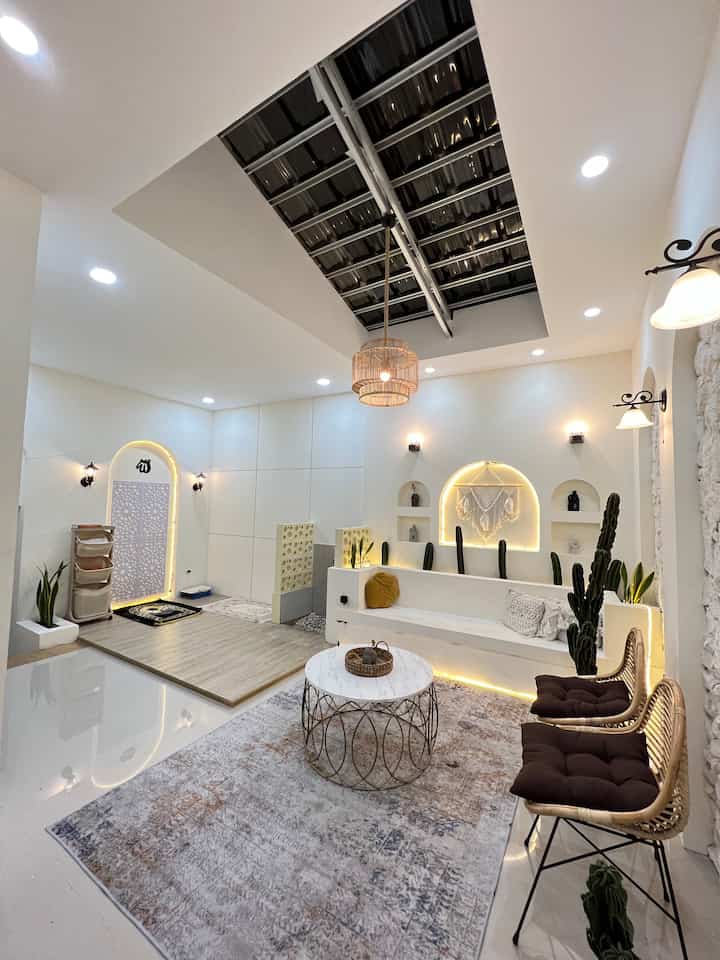 Mushola ini sengaja saya design sendiri dengan tempat wudhunya di area ini. Ukuran musholla ini yaitu 3 x 2,4meter, simple dan minimalis.
#mushola
#decorlowbudget
#rumahcluster
#bandung
#mishahome
#minimalis 