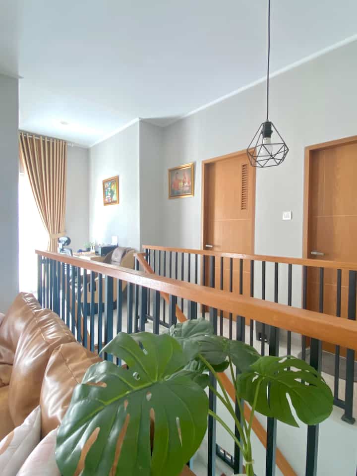 One other spot that I think is quite aesthetic in this house is the stair railing, the combination of black and wood makes the stairs look dashing.

This stair railing divides the TV room from the bedroom hallway, making the bedroom area feel more private because it is not a traffic area.

#Stair Styling
#AestheticStairs
#MinimalistHousehold
#Minimalist
#StairDesign
#Stairs