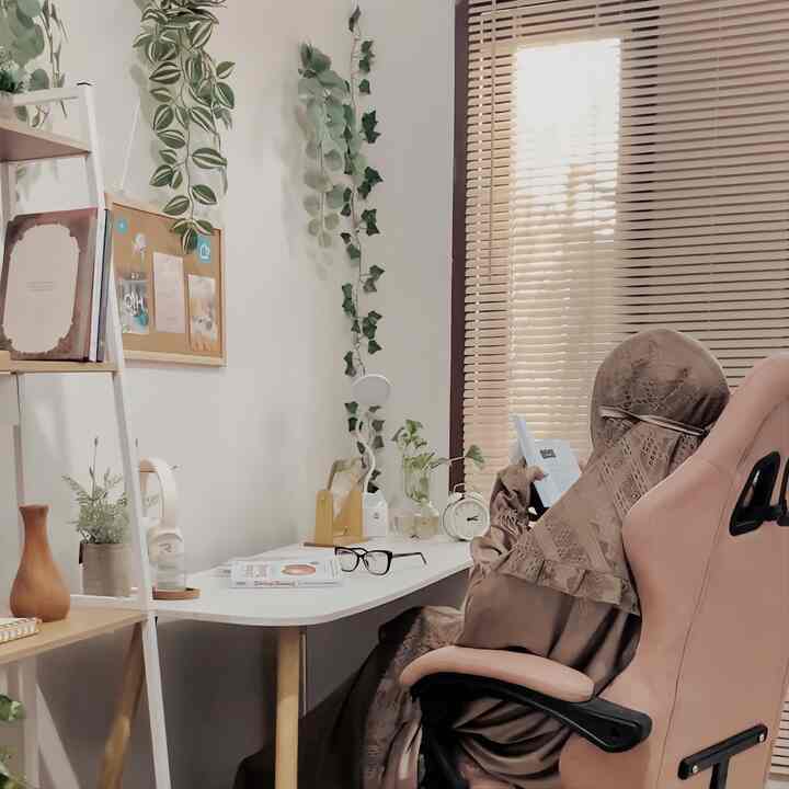 Marhaban ya Ramadhan 🌙
Ngabuburit time! Salah satu momen sore menunggu waktunya buka puasa yaitu baca buku 🤭
Jadi inget jaman sekolah hobi banget ke perpustakaan, finally sekarang bisa koleksi buku ditambah styling meja kerja ada rak multiungsi penyimpanan hihi 🫶🏼

#StylingRuangKerja #DeskRoomStyling #InspirasiRuangKerja