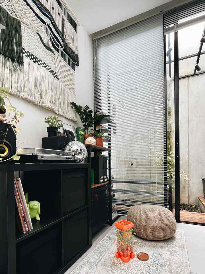 Ngabuburit sambil main game di ruangan favorit
#gameroom #hobbyroom #aesthetic #rumahmungil #decor #homedecor #decorideas #decorinspo #rumahcluster