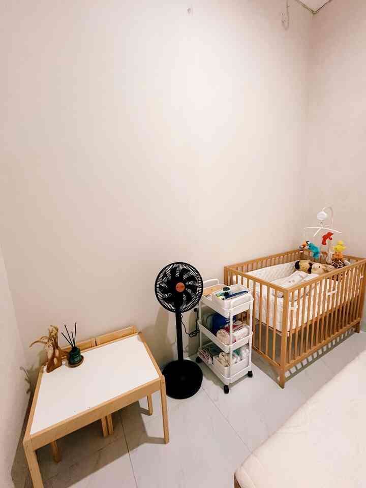 ✨BABY AND KIDS STUFF✨ 
Pojok kamar anak yg bisa dipublish 😌
Masih dengan perpaduan wood n white dan dilengkapi dg perlengkapan IKEA yg sangat compatible dari bayi sampai toddler 



#babyroom #kidsroom #babystuff #kamaranak #inspirasikamaranak #kamarbayi #perlengkapankamaranak 
