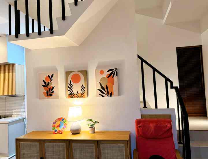 Area foyer sekaligus tempat baca📖📓📚

Aaak suka bgt tadi ga sengaja nemu dekorasi informa yang langsung srek di hati. Pas bgt area foyer ini masih polos dan pas dipasang aaa makin suka! Kemarin tuh lagi cari2 di ecommerce lukisan2 dekorasi, tapi belum nemu yg cocok. Eh malah pas lagi jalan2 ga niat beli apapun malah nemu. Hahahaa emg kalau rejeki gakemana yaaaa. 

#TempatBaca
#InspirasiAreaFoyer
#StylingCredenza
#RumahJapandiStyle
#DekorasiLivingRoom