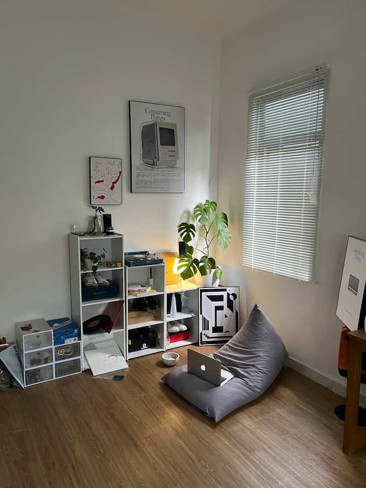 飾り付け開始時の部屋のレイアウト👀
#部屋の装飾のインスピレーション #layoutingkamar #naturallight #decorideas #kamarkecil #roomdecor