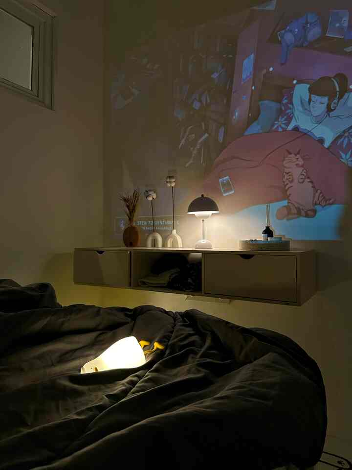 BEDROOM STYLING 
-
kamar angkahouse berukuran 3 x 3 meter , kita mendekor kamar dengan cabin gantung agar bagian bawah bisa untuk difungsikan, dibagain sudut ada meja dan kursi untuk santai / membaca, dan beberapa lampu yang dapat menciptakan warm mood


#BedroomStyling #BedroomDecor #MakeOverKamarTidur #bedroom #warmlight #aesthetic #minimalis #angkahouse #decoration #styling