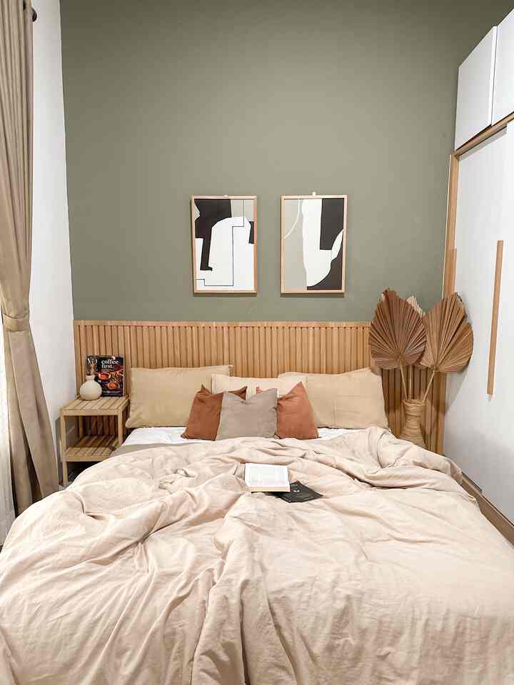 Hallo tetangga O!house , kali ini master bedroom kami looks nya agak berbeda ni, sengaja kami styling ala boho, biar gak bosen, ternyata lumayan cocok juga yaa. 

Perintilan dengan warna earthtone memang masuk ke style apa aja, minimalis bisa, japandi atau bohemian pun bisa. 

sepert biasa untuk dekorasi nya kami beli di e-commerce karena lebih mudah, 
menurut temen-temen gimana nii styling boho ala keinahouse 😊😊



#BedroomStyling #BedroomDecor #MakeOverKamarTidur #bohemianstyle #bohostyle #bohobedroom #Bedroomdecoration #Bedroom 