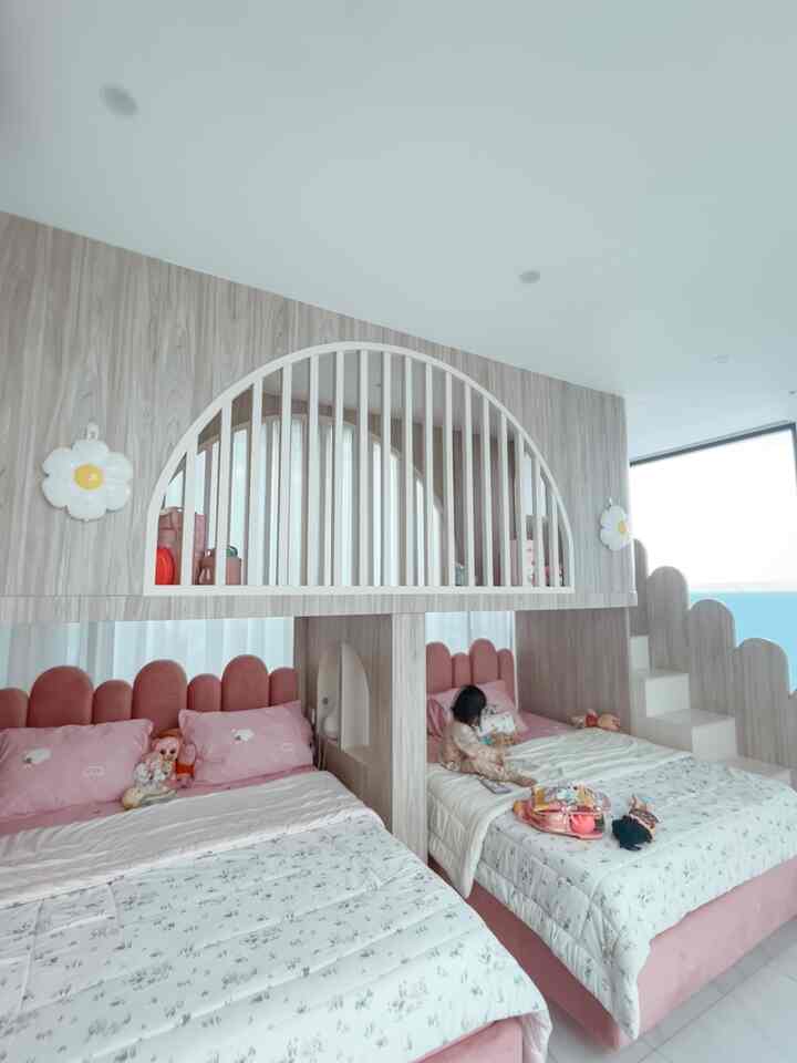 ✨Kids Bedroom✨

For the children's room, I deliberately custom made a bunk bed like this, because I wanted the area to be more efficient and neater for them to store their toys.

The size of this bunk bed is quite large, 3.5 m and full ceiling height.

This room is actually still not finished, so wait... 😚

#bedroomstyling #bedroomdecor #MakeoverKamarTidur #kidsbedroom #kidsbedroomideas