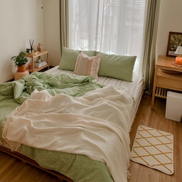 Caraku bikin kamar ini nyaman buat istirahat adalah sebisa mungkin ciptakan suasana cozy 😍✨
Versiku sendiri adalah
1. Pakai sprei yang lembut dan nyaman, ditambah throw blanket supaya lebih manis! 🥰
2. Pakai lantai SPC biar lebih homeeey 💖
3. Tambahkan beberapa wewangian biar makin nyaman 😍
4. Jendela besar supaya udara dan cahaya bebas masuk dalam kamar ✨
Furniture dan dekorasi yg aku pakai di kamar ini, terinspirasi dari rumah-rumah Jepang dan Korea yg sering aku intip di instagram account mereka hihi 🤎🤎
Beberapa furniture aku custom, lebih sering beli jadi di IKEA. Kalau dekorasi, aku beli bertahap di marketplace 💖
#BedroomStyling #BedroomDecor #MakeOverKamarTidur #bedroom #bedroomideas #inspirasikamar #homedecoration #homeinspo #homeinspiration #homesweethome #homeideas