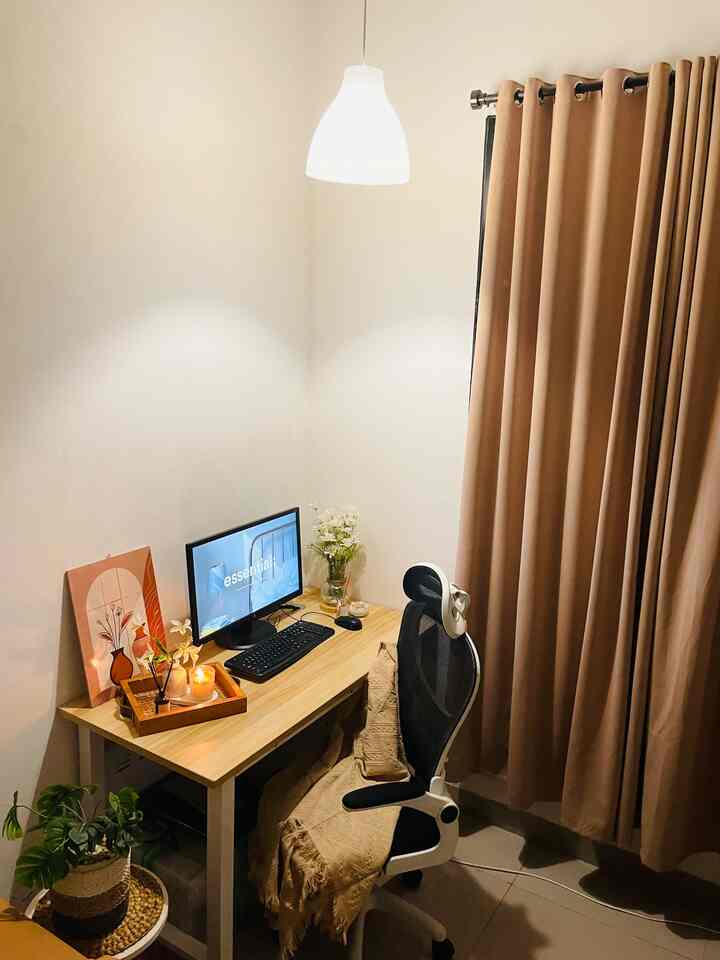 Pencahayaan di rumah aku itu lebih banyak menggunakan lampu downlight untuk lampu utama, di tambah lampu gantung dengan memakai lampu dengan warna warm light.
#HomeLighting
#InprasiLampu
#LampuRumah