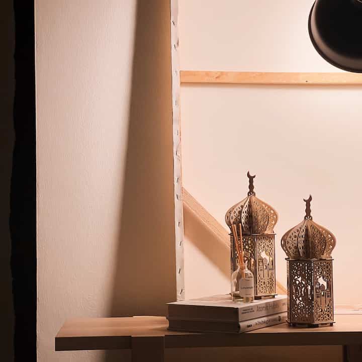 Home Lighting.

Home lighting yang casadirio gunakan adalah warm lighting karena kami ingin membuat ruangan casadirio lebih terlihat home dan nyaman. Lalu kami tambahkan dekorasi Ramadan karena kami ingin menciptakan vibes Ramadan di kamar utama casadirio.

#HomeLighting
#InspirasiLampu
#Lampurumah
#Japandi
#JapandiBedroom
#JapandiInspired
#RumahDeveloper