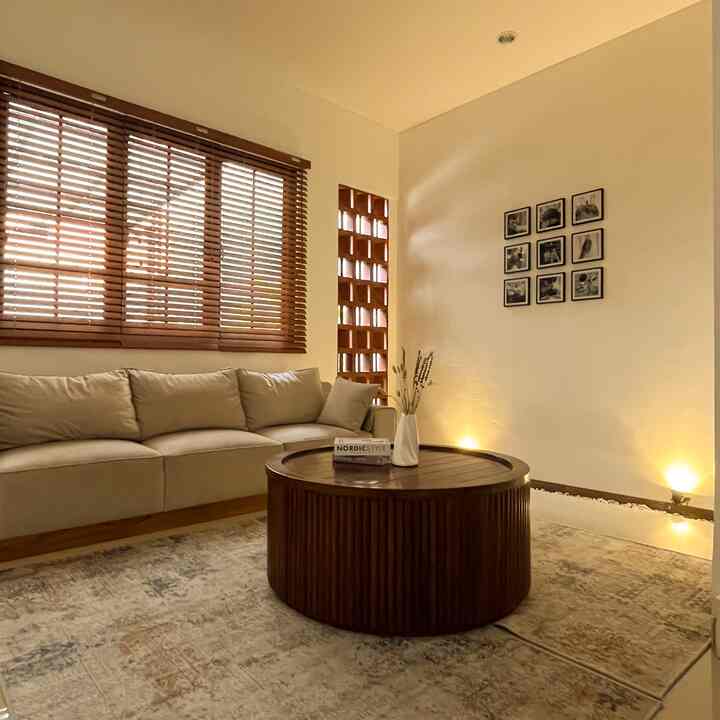 Livingroom corner

Ruang favorit keluarga kami untuk menghabiskan waktu bersama selain untuk ruang tamu juga kami gunakan untuk ruang keluarga 

#livingroomstyling #dekorlivingroom #livingroommakeover #ruangtamuminimalis #ruangtamukeluarga #ruangsantai
