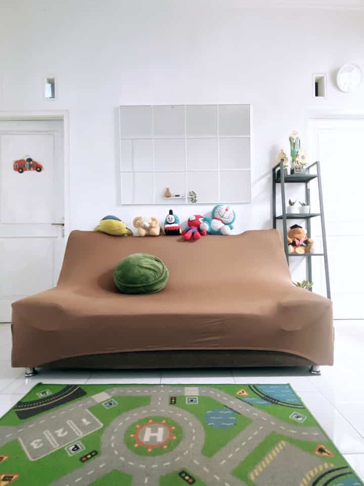 Welcome penghuni baru, cermin di dinding ❤️
Adanya cermin bikin ruangan lebih terang 💕

#kacadinding #cermindinding #cermininterior #cermin 