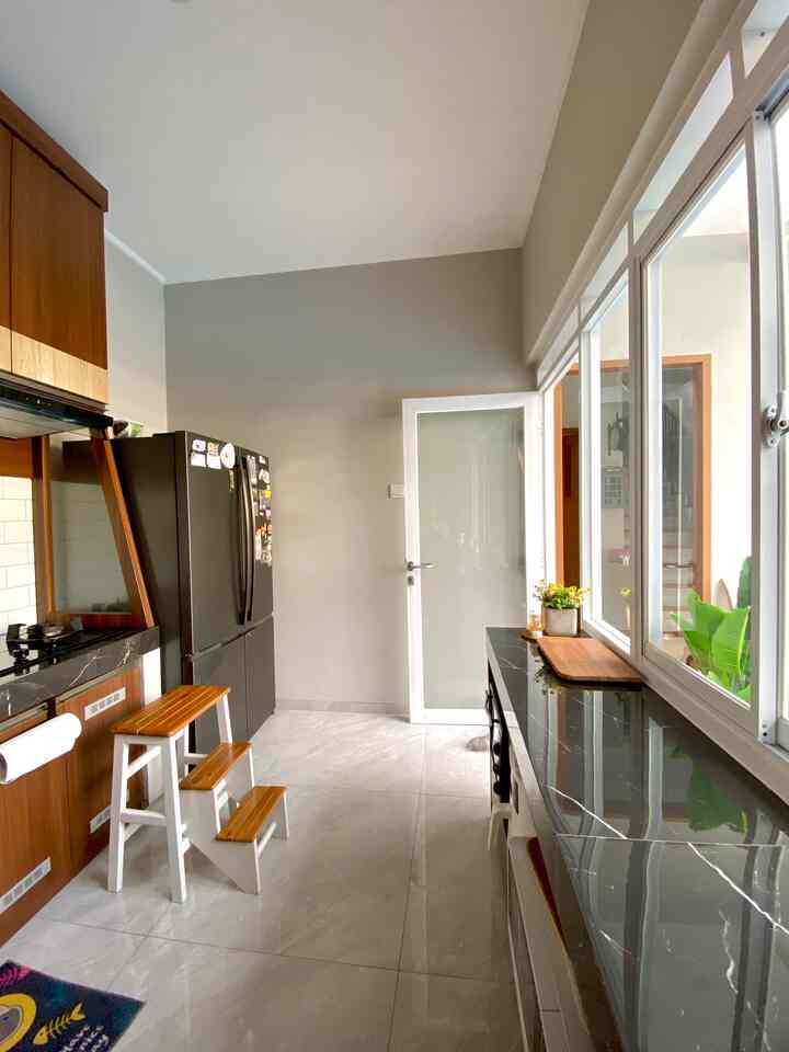 Dapur impian tidak tercipta begitu saja, ada proses trial and error untuk menyesuaikan ukuran dapur dengan barang dan pernak pernik yang akan kita tempatkan disana. Dan tentunya budget juga berperan penting untuk menentukan barang seperti apa yang sesuai
.
Butuh sedikit effort untuk terus mencari apa yang bisa mempercantik dapur kita, tetapi juga sebisa mungkin fungsional.
.
#MyDreamKitchen
#IdeDekorDapur
#DapurEstetik
#InspirasiDapur
#RumahClusterBandung