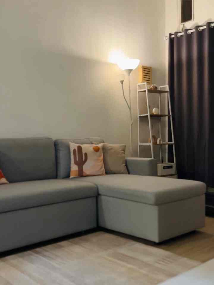 Rumah itu kaya kanvas, cahaya yang pas jadi kuasnya. Pemilihan lighting yang tepat bisa bikin suasana jadi lebih cozy dan bikin kita semakin betah.

#HomeLighting
#InspirasiLampu
#LampuRumah
#RoomInspo
#HomeDecor