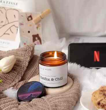 Premium Soy Scented Candle "Netflix & Chill" | Movie Edition